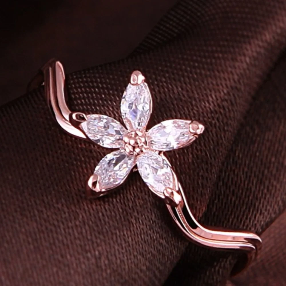 Crystal Flower Ring - 18K Rose Gold Plated - Picture 1 of 4